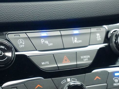 New 2026 Chrysler Voyager LX image 34