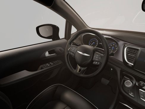 New 2026 Chrysler Pacifica Limited image 8