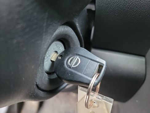 Used 2015 Nissan Rogue S image 23