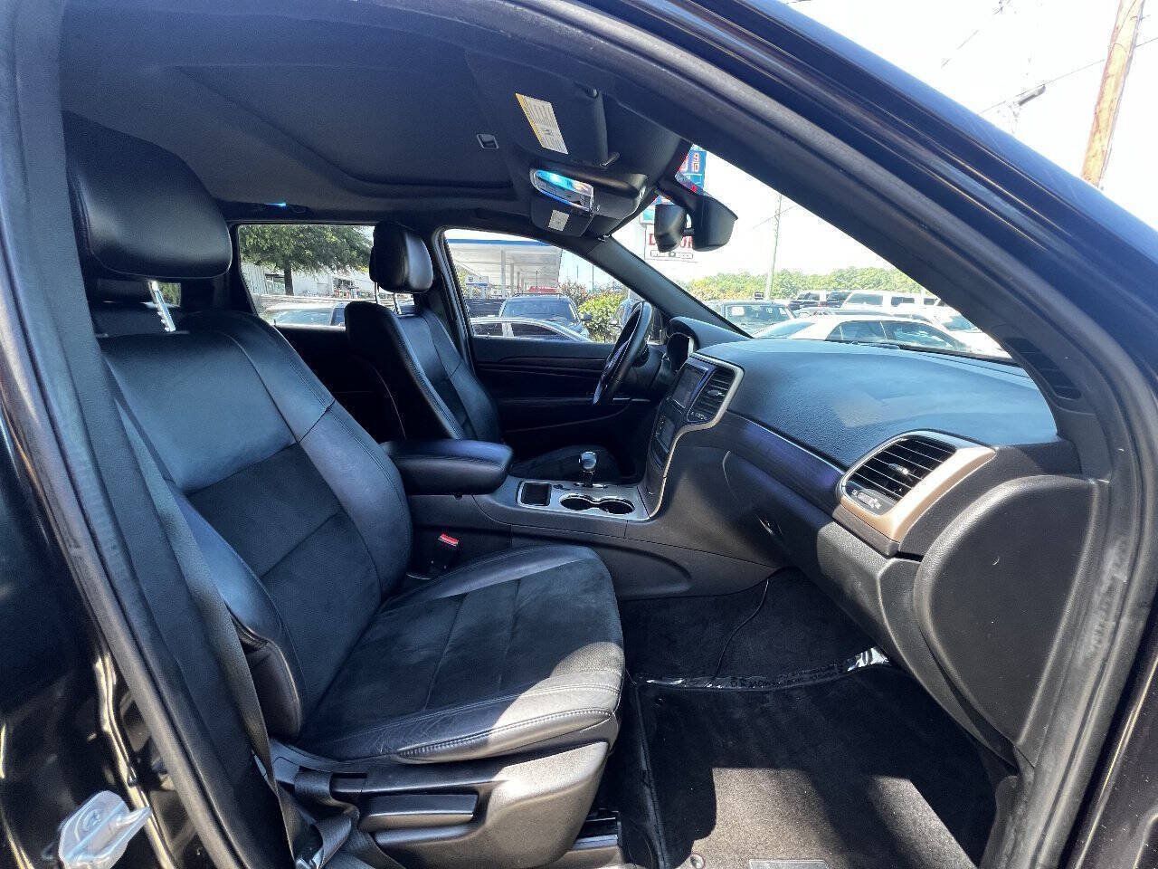 Used 2015 Jeep Grand Cherokee Altitude RWD image 13