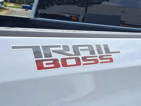 Used 2026 Chevrolet Silverado 1500 LT Trail Boss w/ Convenience Package II AWD/4WD image 34