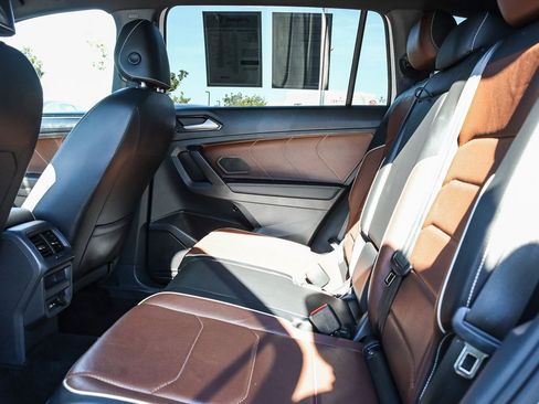 Used 2022 Volkswagen Tiguan SEL R-Line image 18