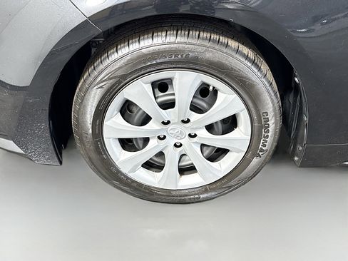 Used 2020 Toyota Corolla LE image 37