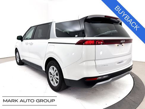 Used 2024 Kia Carnival LX FWD image 15