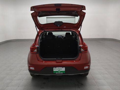 Used 2025 Hyundai Venue SEL FWD image 29