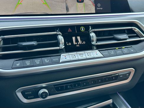 Used 2023 BMW X5 xDrive40i w/ Parking Assistance Package AWD/4WD image 16