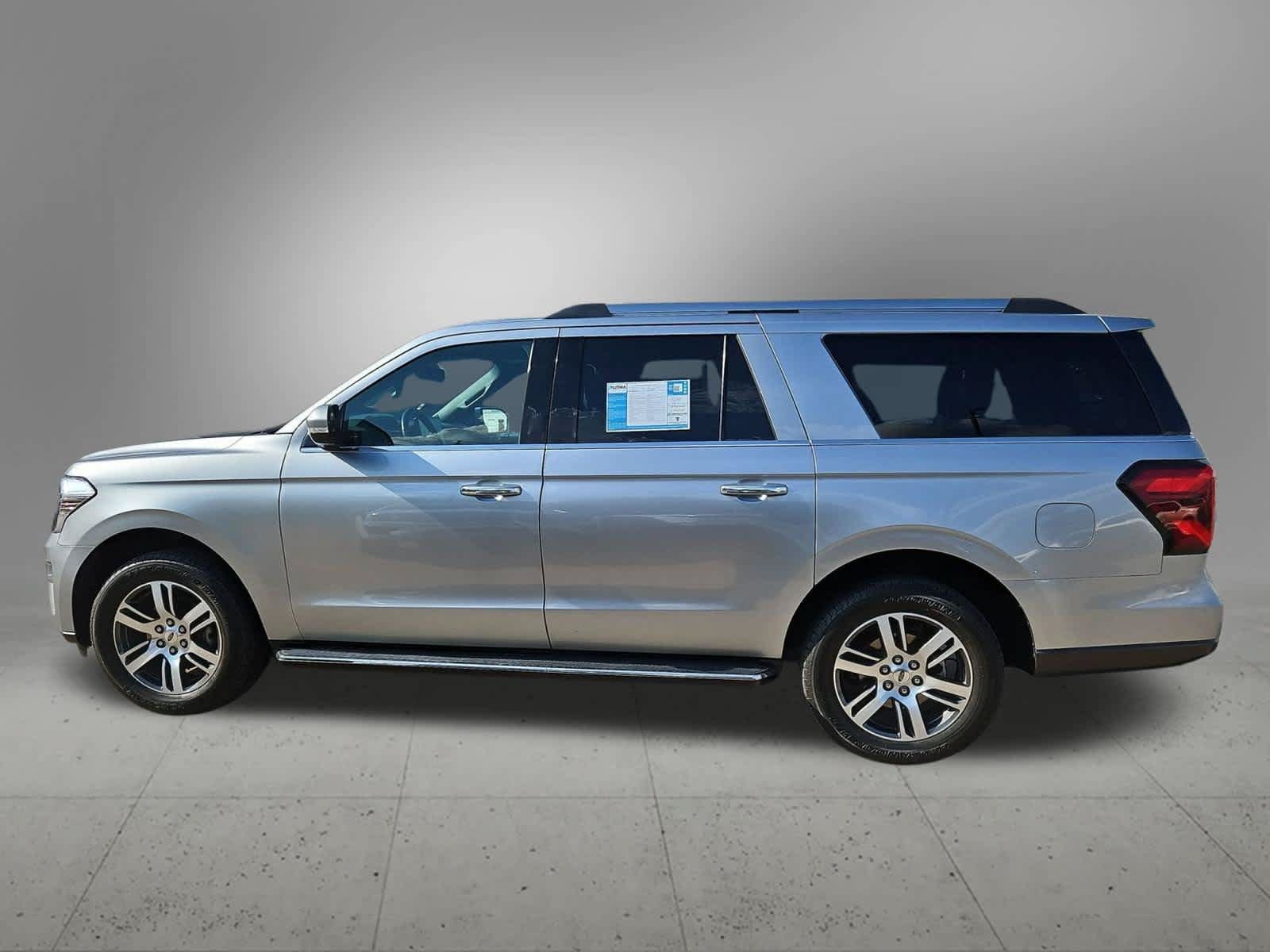 Used 2022 Ford Expedition Max Limited RWD image 3