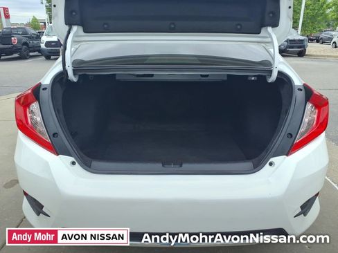 Used 2019 Honda Civic Touring image 9