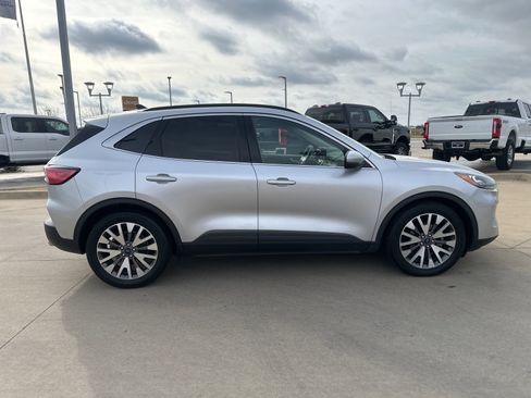 Used 2020 Ford Escape Titanium image 8