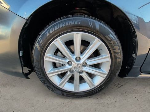 Used 2014 Toyota Camry XLE w/ Leather Package image 14