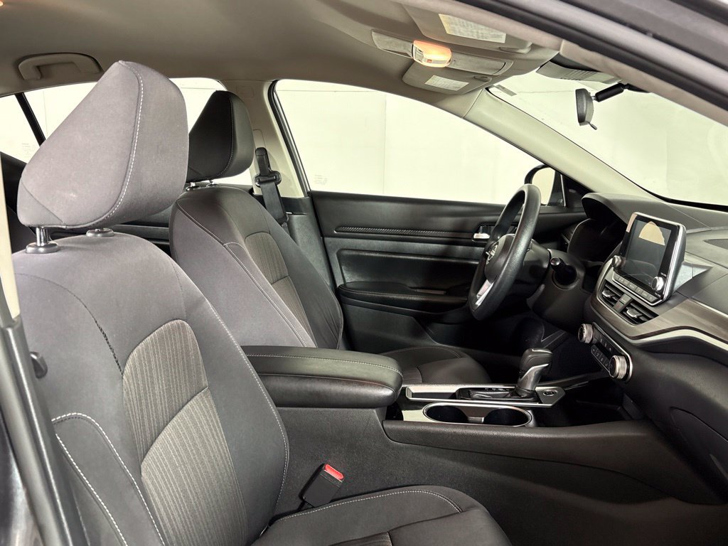 Used 2024 Nissan Altima 2.5 SV FWD image 17