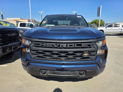 Used 2022 Chevrolet Silverado 1500 Custom w/ LPO, Dark Essentials Package RWD image 2