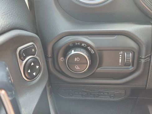 New 2026 Jeep Gladiator Sahara image 23