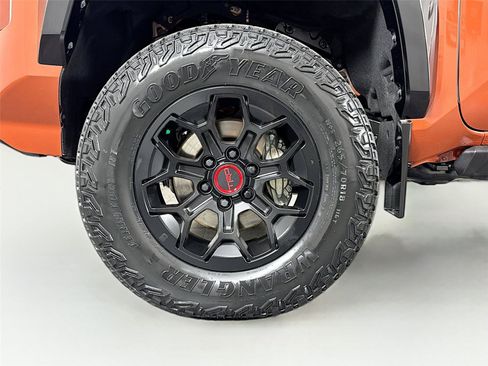 Used 2024 Toyota Tacoma TRD Pro AWD/4WD image 43
