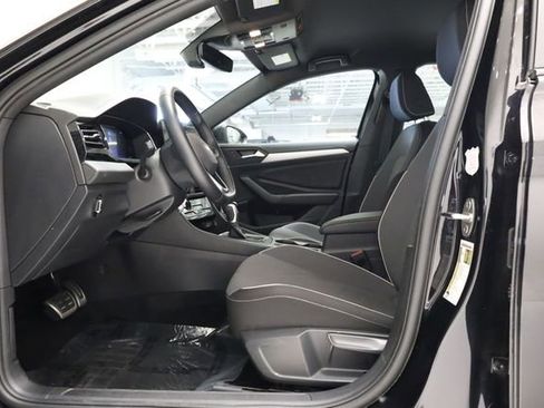 Used 2025 Volkswagen Jetta Sport FWD image 12