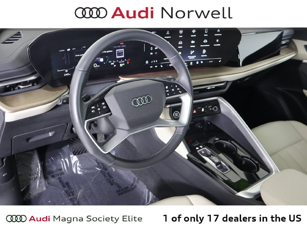 Used 2025 Audi Q5 Premium Plus w/ Premium Plus AWD/4WD image 2