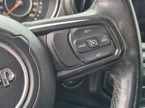Used 2022 Jeep Gladiator Sport AWD/4WD image 13