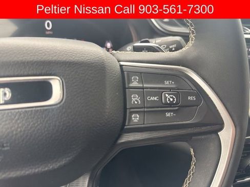 Used 2023 Jeep Grand Cherokee Altitude image 14