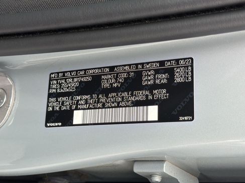 Certified 2024 Volvo XC60 B5 Plus w/ Protection Package Premier AWD/4WD image 26