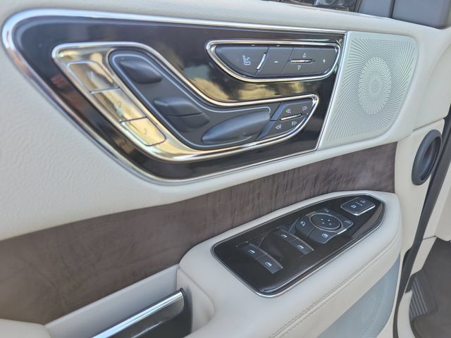 Certified 2021 Lincoln Navigator Reserve w/ Luxury Package AWD/4WD image 24