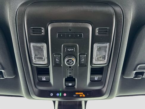 Used 2021 GMC Yukon AT4 w/ AT4 Premium Package AWD/4WD image 21