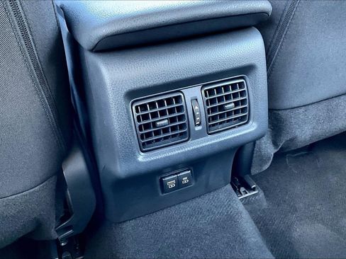 Used 2025 Toyota Camry LE image 32