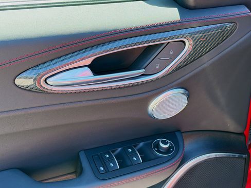 Used 2023 Alfa Romeo Giulia Estrema image 22