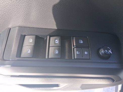 Used 2023 Toyota Tacoma SR image 17