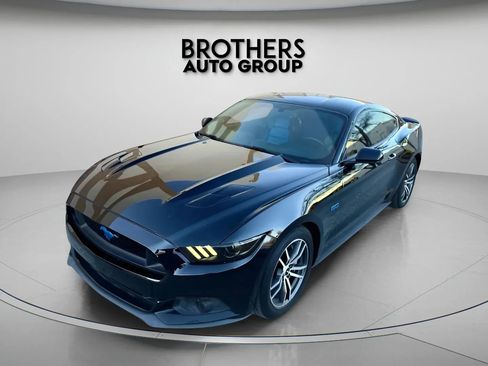 Used 2017 Ford Mustang GT RWD image 6