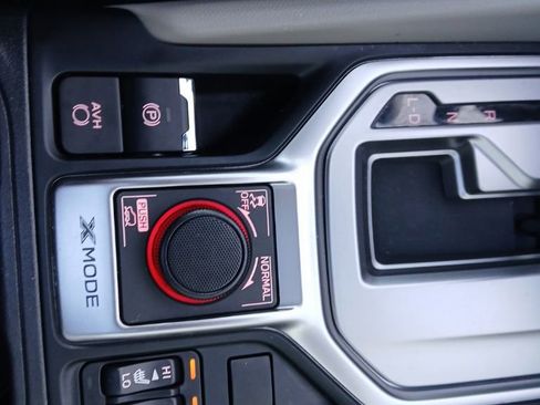 Used 2023 Subaru Forester Premium image 30