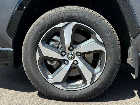Used 2024 Toyota RAV4 SE w/ Weather & Moonroof Package AWD/4WD image 9