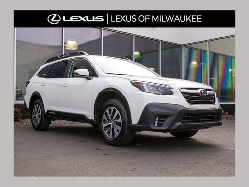 Used 2022 Subaru Outback Premium AWD/4WD image 1