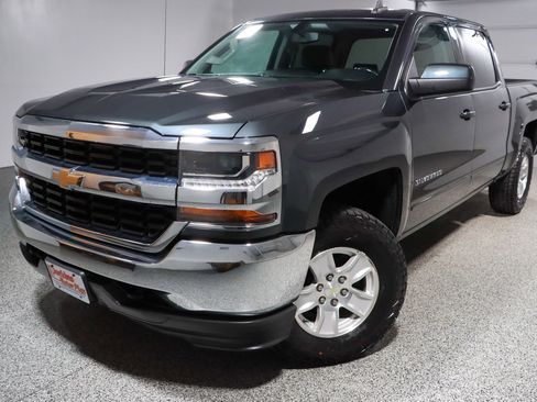 Used 2018 Chevrolet Silverado 1500 LT AWD/4WD image 31