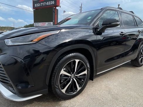Used 2021 Toyota Highlander XSE image 4