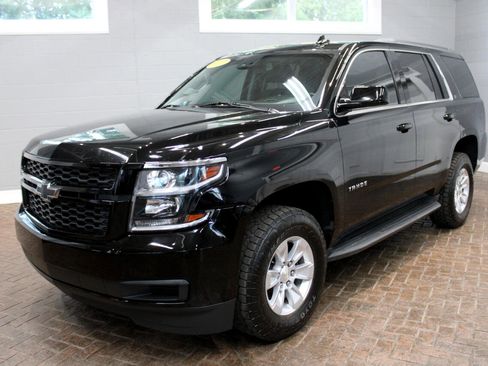 Used 2017 Chevrolet Tahoe LT image 3