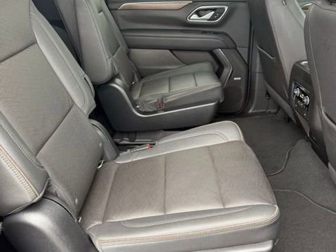 Used 2022 Chevrolet Suburban High Country image 19