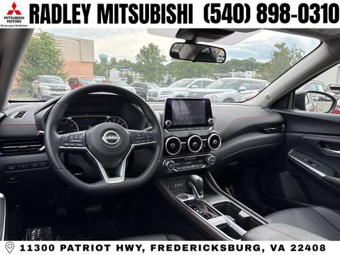 Used 2025 Nissan Sentra SR w/ SR Premium Package FWD image 13