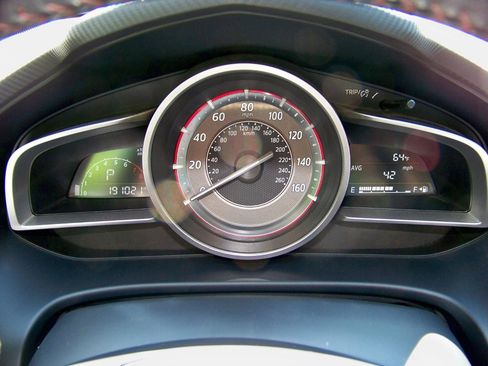 Used 2014 MAZDA MAZDA3 i Touring w/ Technology Package FWD image 24