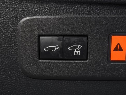 Used 2024 Lexus GX 550 w/ Accessory Package (2T) image 15