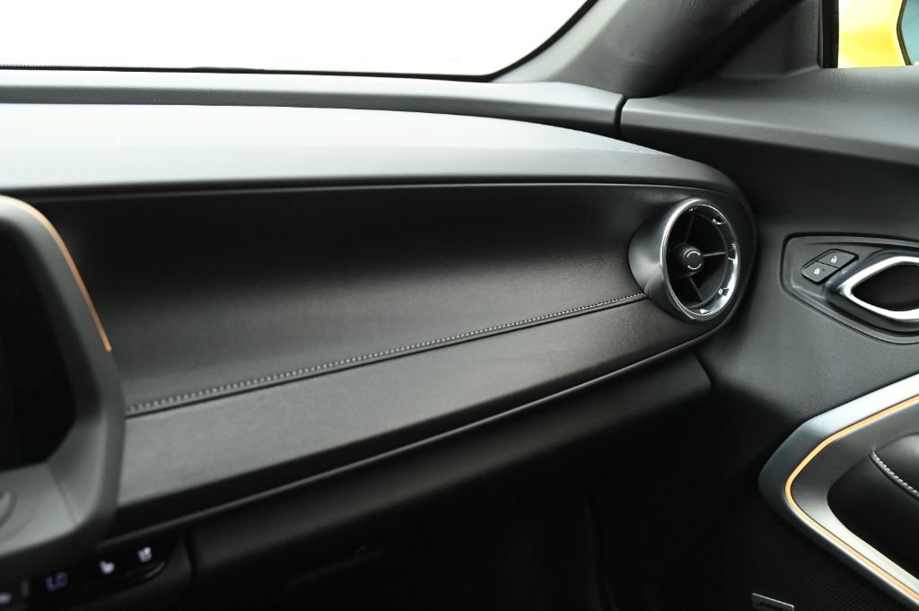 Used 2018 Chevrolet Camaro SS RWD image 34