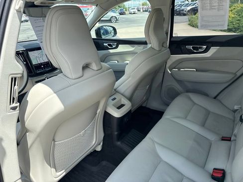 Certified 2025 Volvo XC60 T8 Plus w/ Protection Package Premier AWD/4WD image 31