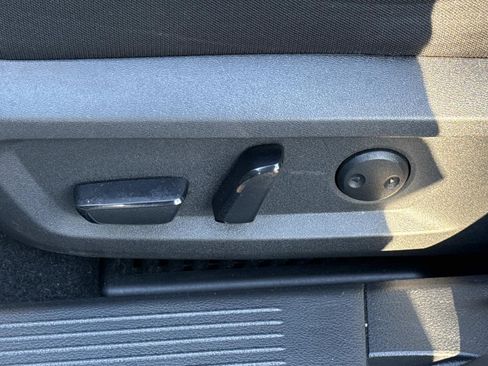 Used 2023 Nissan Rogue SV image 21