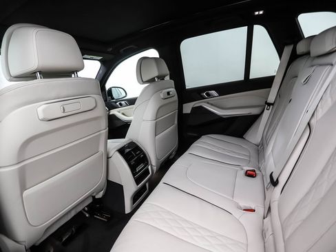 New 2026 BMW X5 xDrive40i w/ M Sport Package AWD/4WD image 21