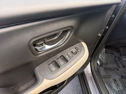 Used 2023 Honda HR-V LX image 21