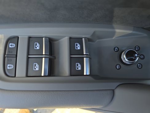 Used 2023 Audi SQ5 Premium Plus w/ Premium Plus Package image 28