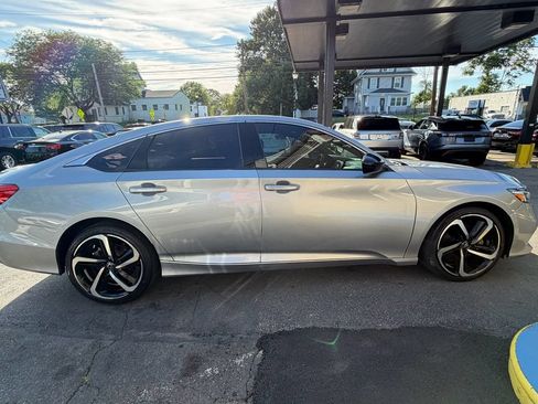 Used 2021 Honda Accord Sport image 6