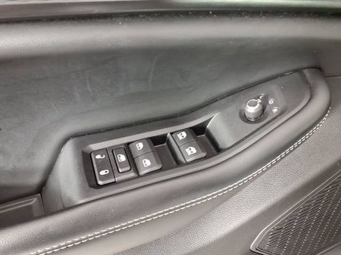 Used 2023 Jeep Grand Cherokee L Laredo AWD/4WD image 13
