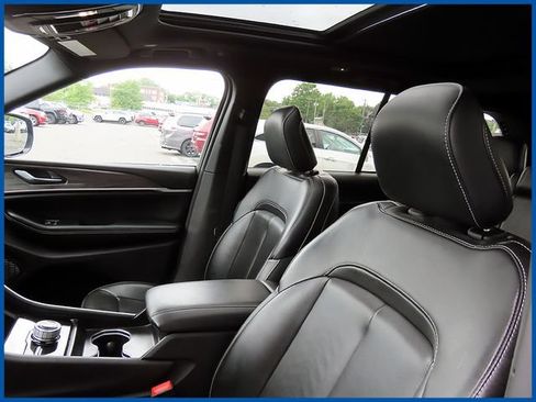 Certified 2024 Jeep Grand Cherokee Limited AWD/4WD image 14