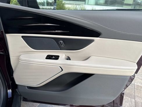 New 2025 Lincoln Nautilus Premier w/ Jet Appearance Package image 17