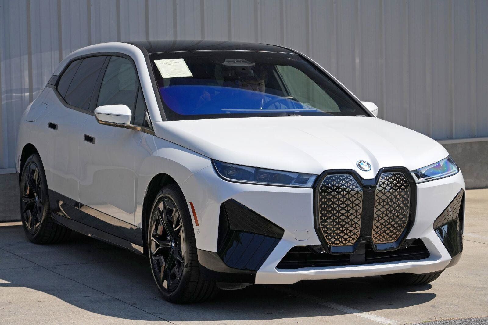 Used 2023 BMW iX M60 w/ Executive Package AWD/4WD image 55